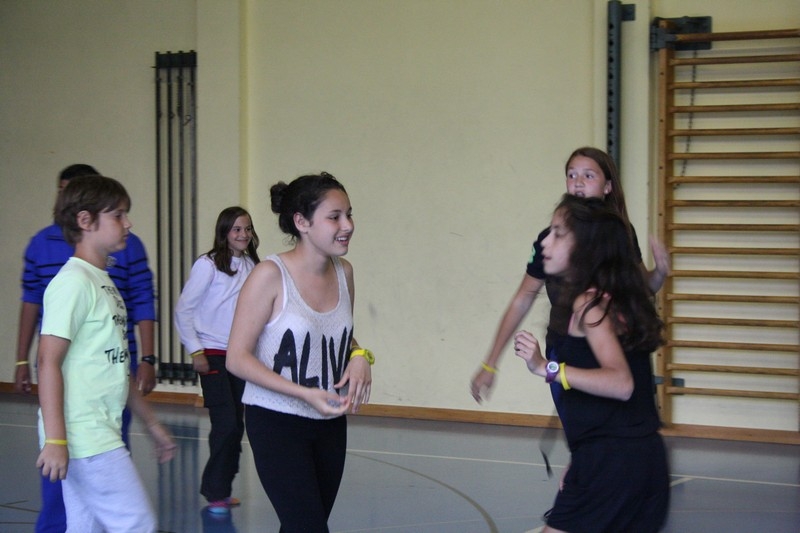Village Camps International Summer Camp Leysin, Switzerland 2026-08-15 https://www.villagecamps.com/journals_admin/images/683-23-handball (39).jpg